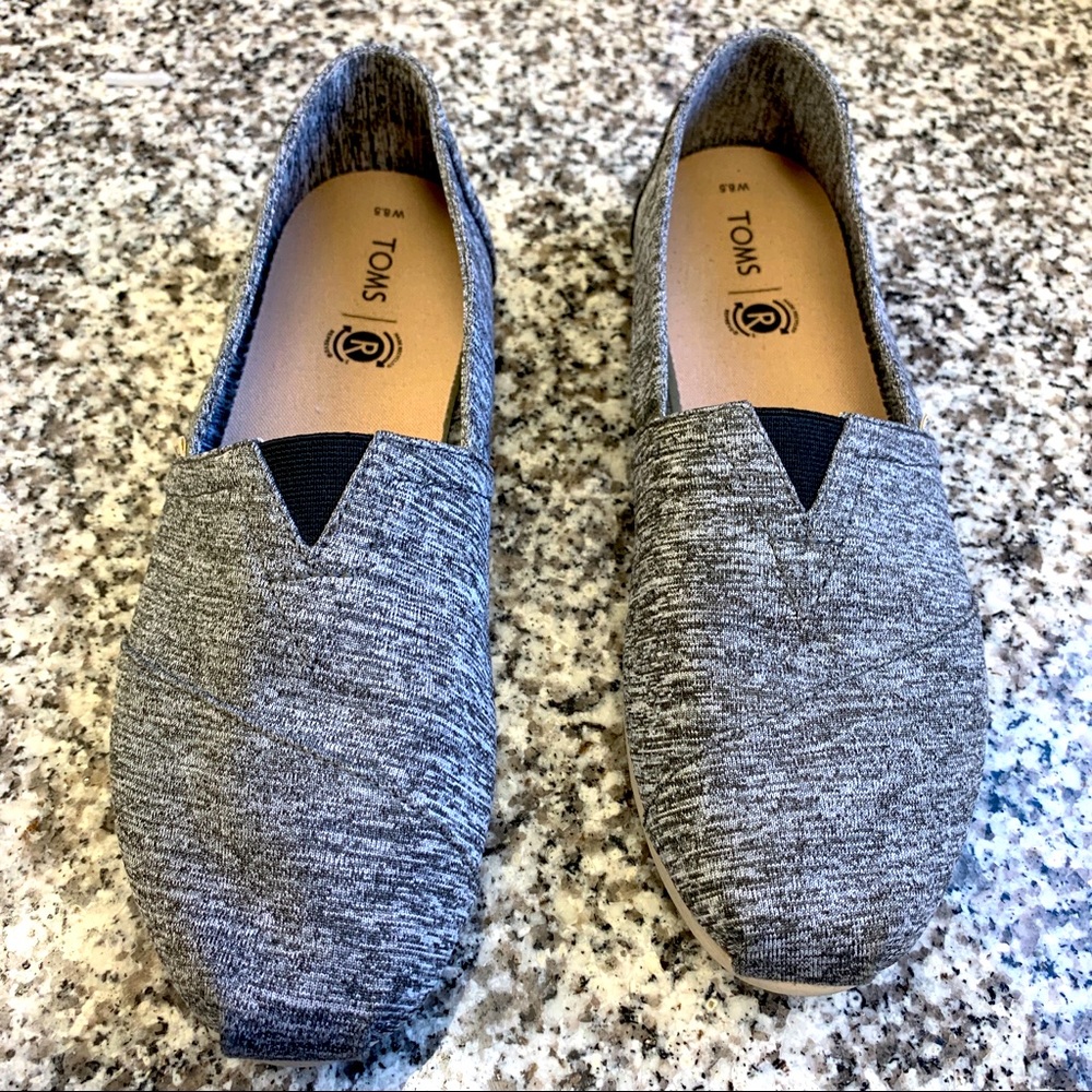 Toms women’s slip on shoes 8.5 WIDE